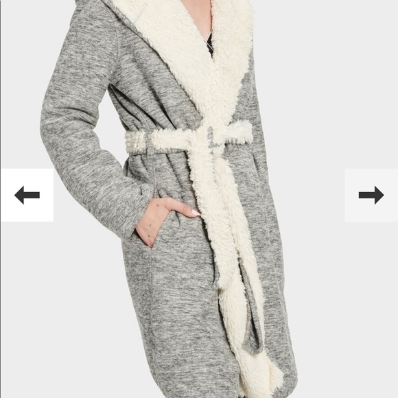 Women’s UGG PORTOLA REVERSIBLE ROBE M - Picture 2 of 7
